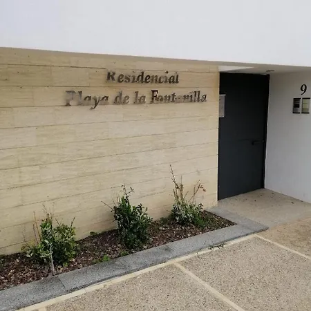Casa Lua קוניל דה לה פרונטרה